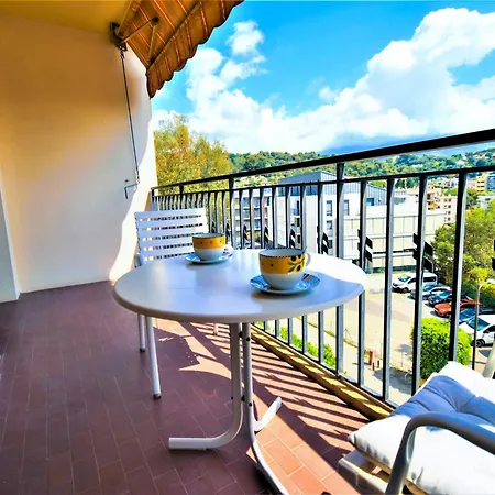 شقة L'orangerie - Proche - Terrasse - Parking Prive - Clim روكوبرُن كاب مارتي